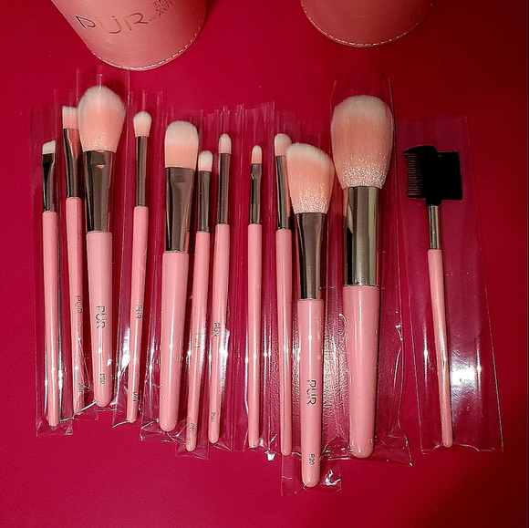 Signature Brush Set with Traveling Case Pur - Picture 3 of 4